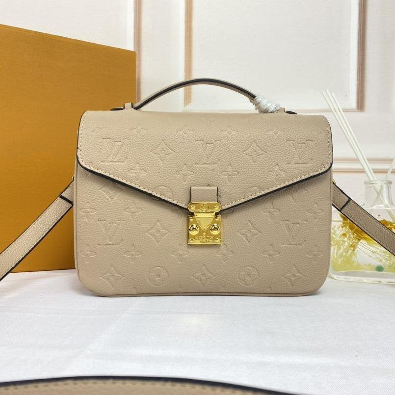 L*V POCHETTE METIS 25CM BEIGE