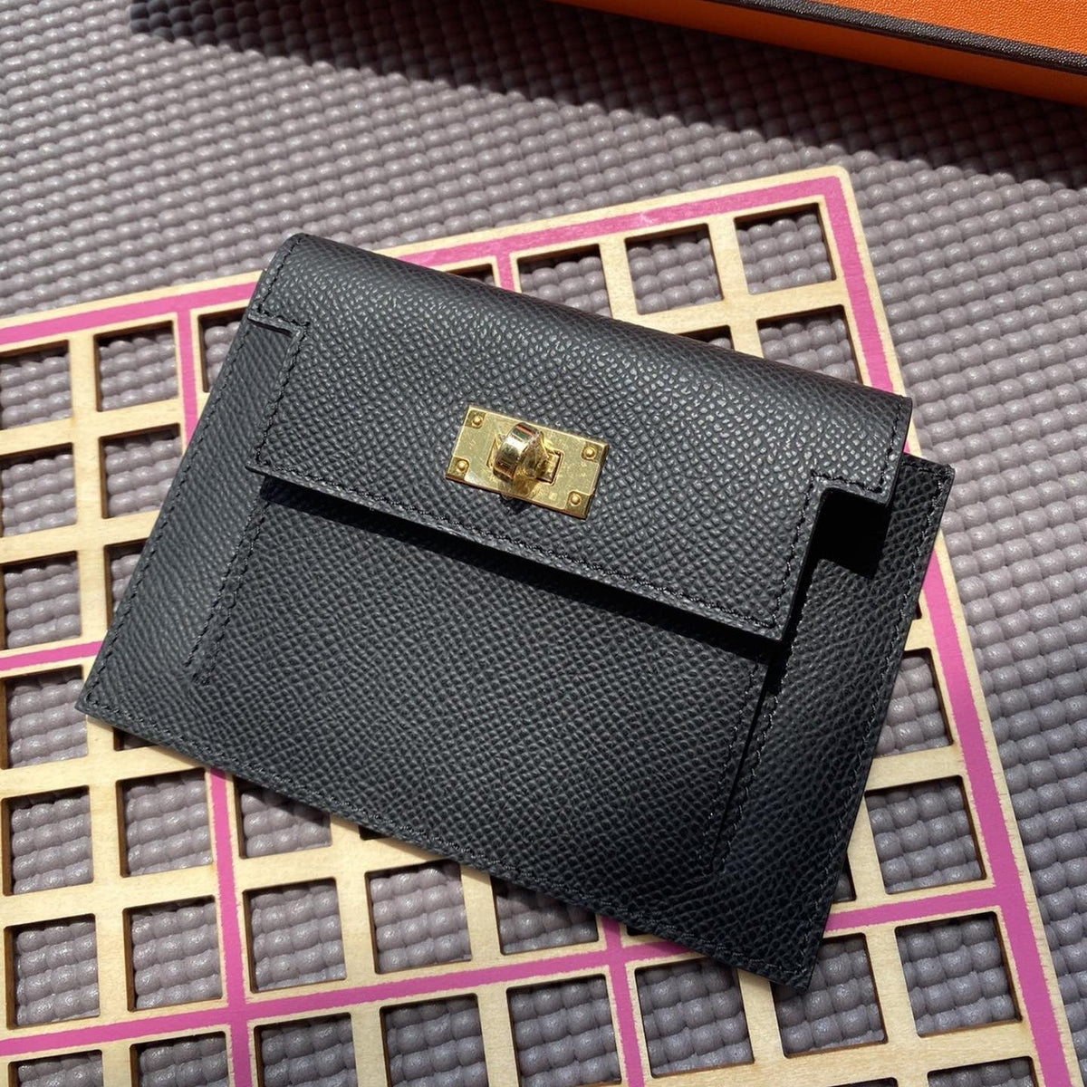 H*M K*lly Pocket 13.5 Black Epsom Ghw