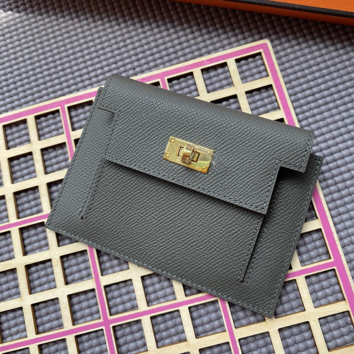 H*M K*lly Pocket 13.5 Dark Grey Epsom Ghw