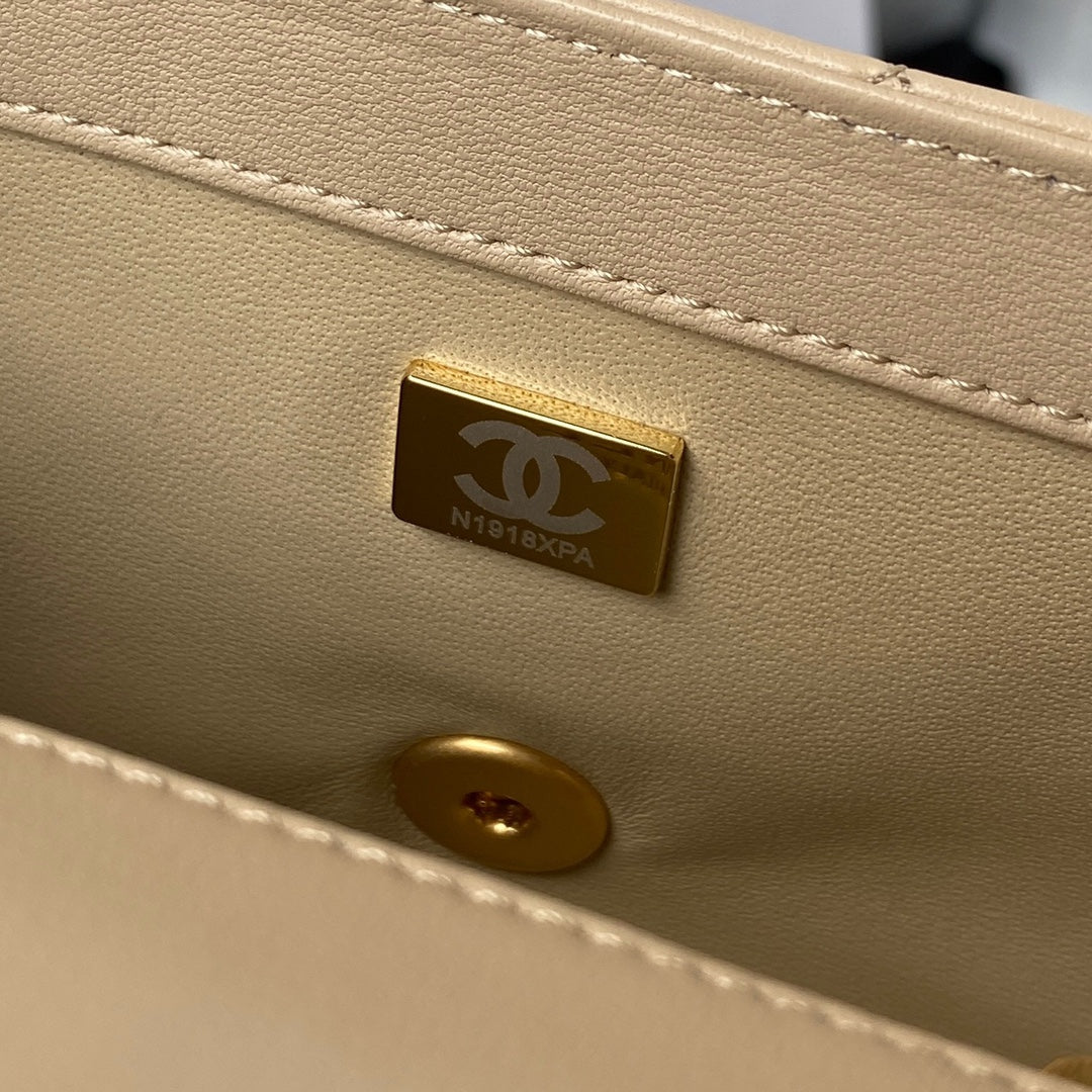 Classic Mini Flap Bag 20cm Beige Lambskin Gold Hardware