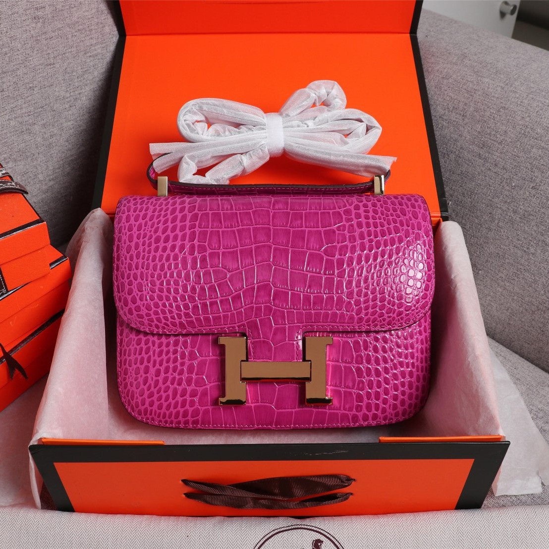 H*M C*NSTANCE 23 BARBIE PINK ALLIGATOR SILVER HARDWARE