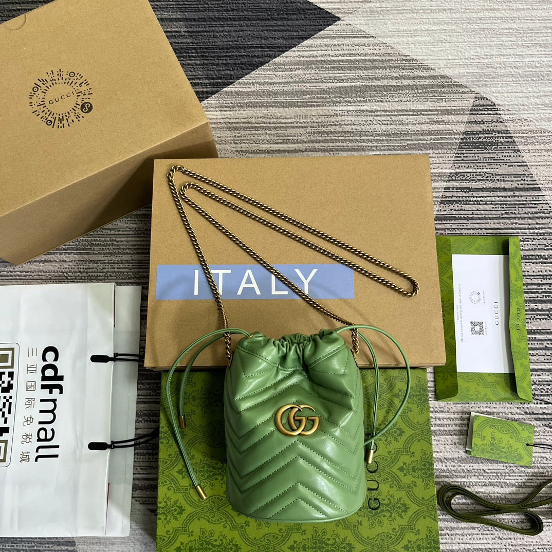 G*G MARMONT 17 BUCKET BAG IN LIGHT GREEN CALFSKIN