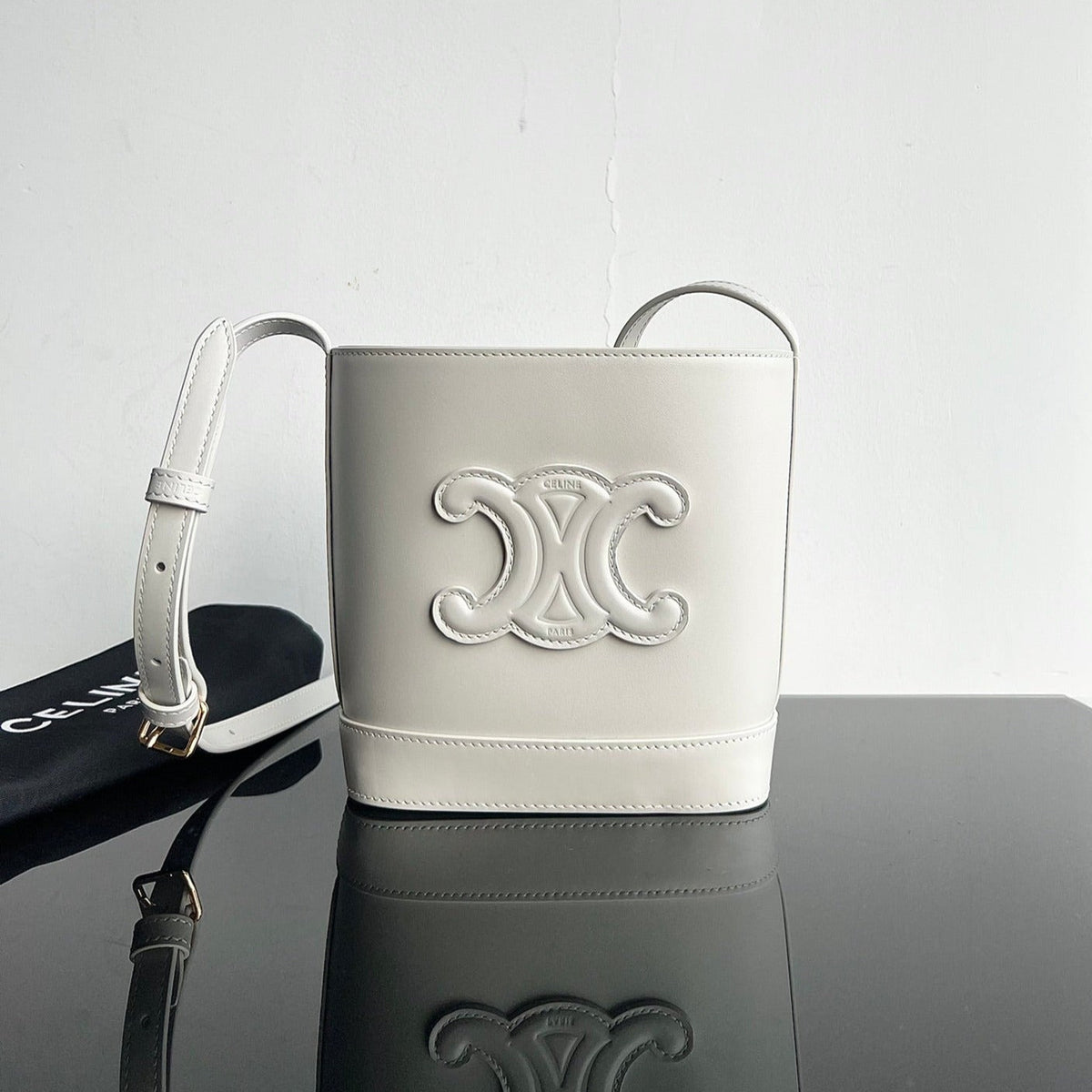 CUIR TRI*HOME 19 WHITE SMOOTH CALFSKIN BUCKET BAG