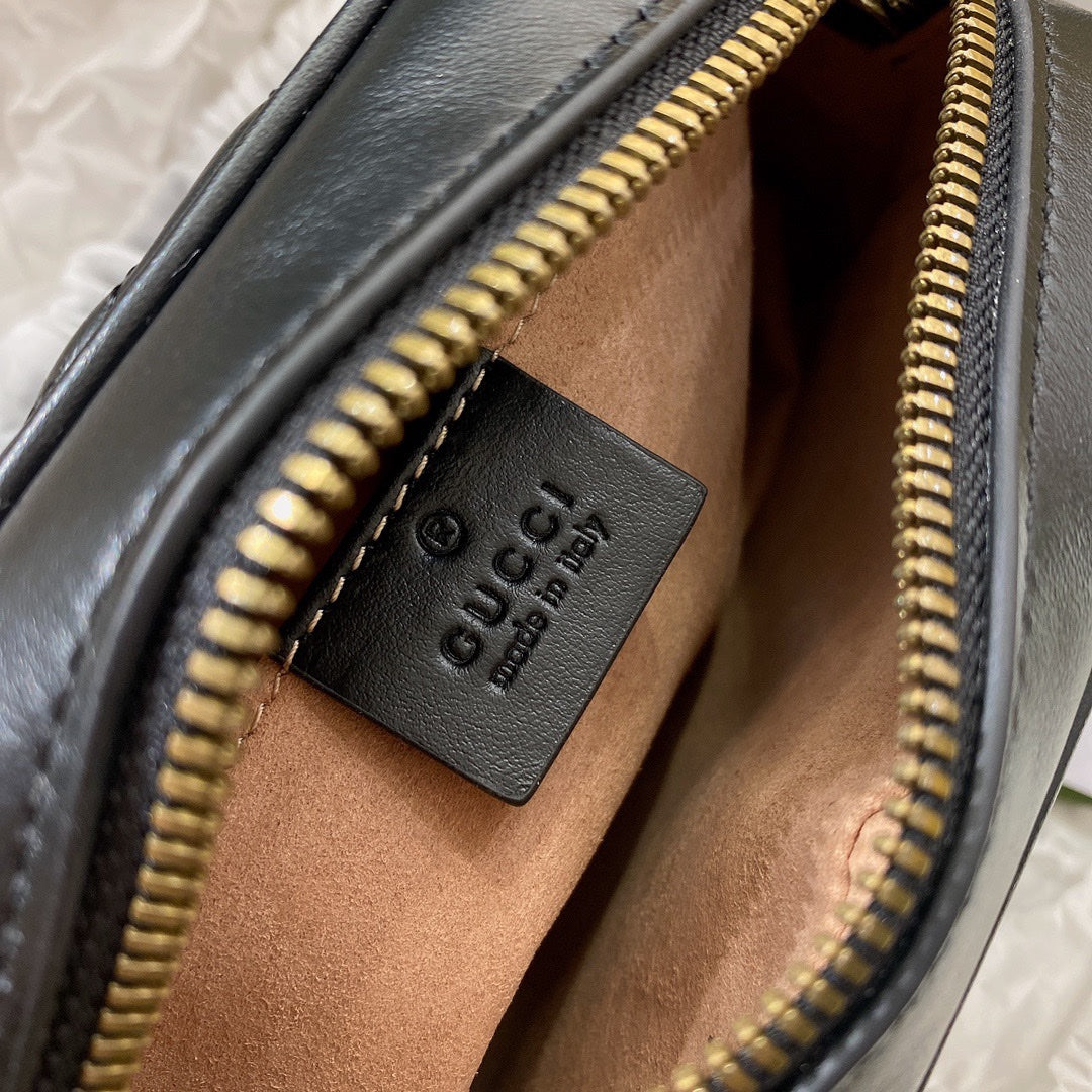 GG MINI 18 MARMONT MATELASS_ BLACK CALFSKIN WITH GOLDEN LOGO