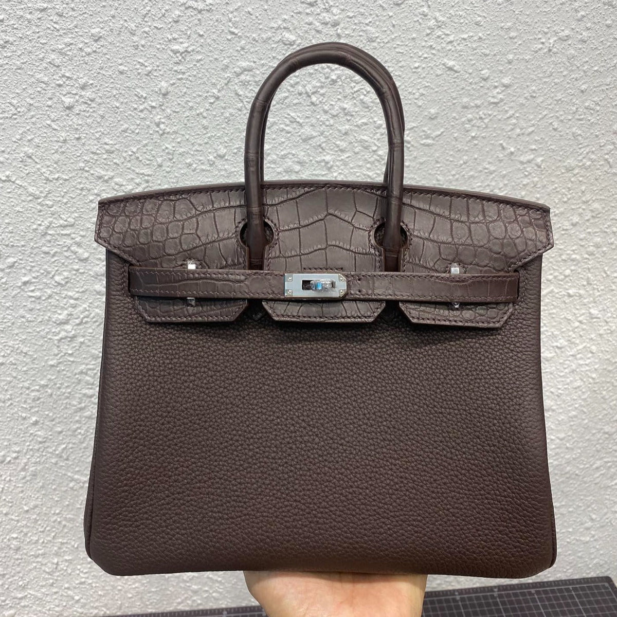 H*M B*RKIN 25CM CAFE CROCODILE AND TOGO LEATHER SILVER HARDWARE
