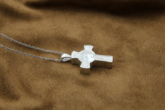 Divine Savior Urn Necklace – 925 Sterling Silver Jesus Cross Ash Pendant (24 mm)