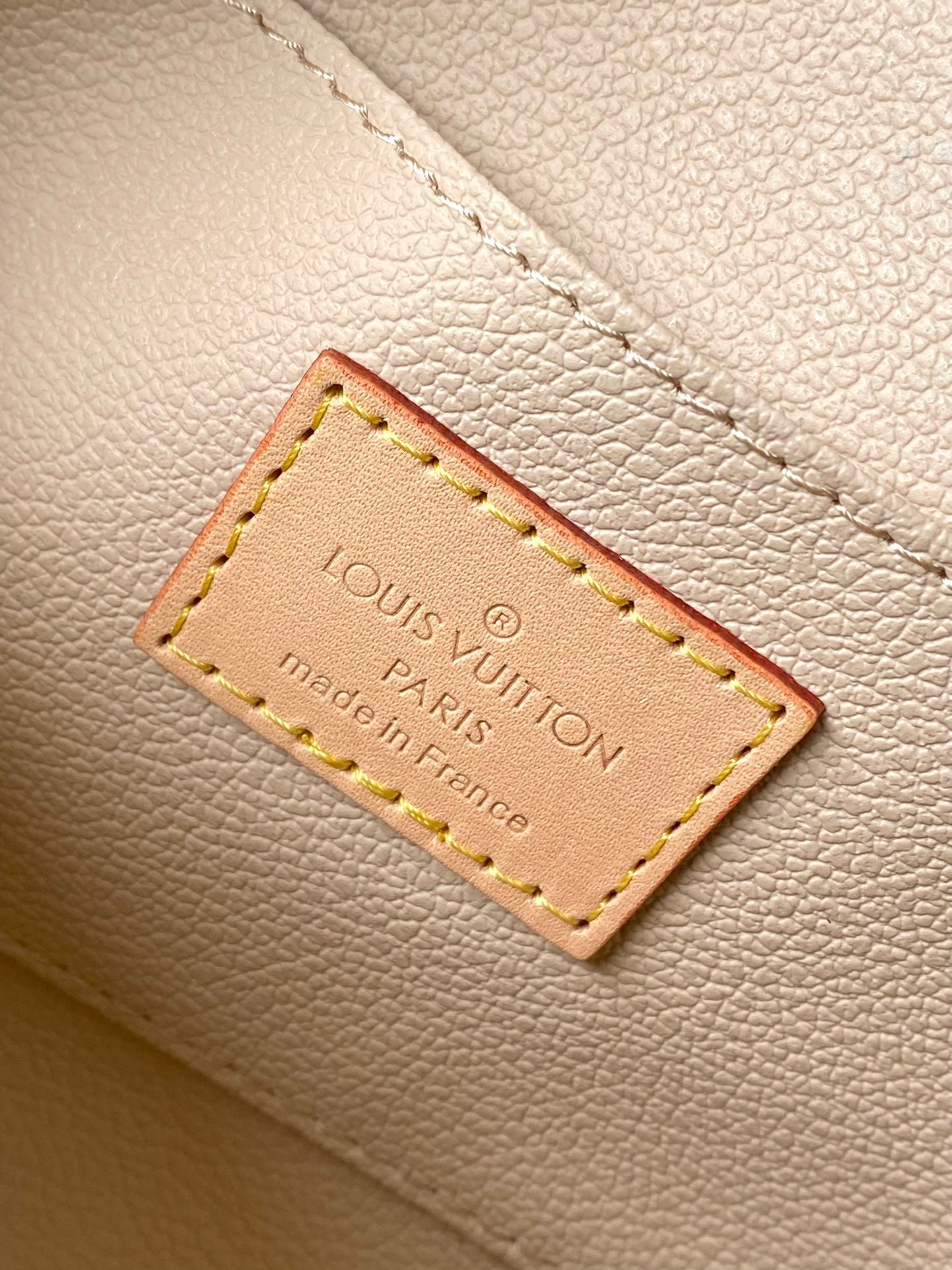 POCHETTE COSM_TIQUE PM 19 IN GRAY CREAM MONOGRAM TRIANON CANVAS