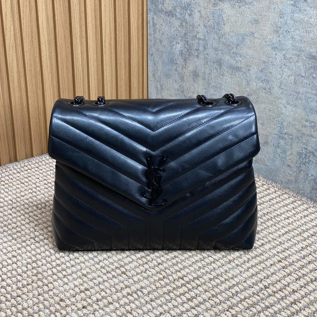 LOU*OU SHOULDER BAG 32 IN BLACK QUILTED LAMBSKIN BLACK HARDWARE