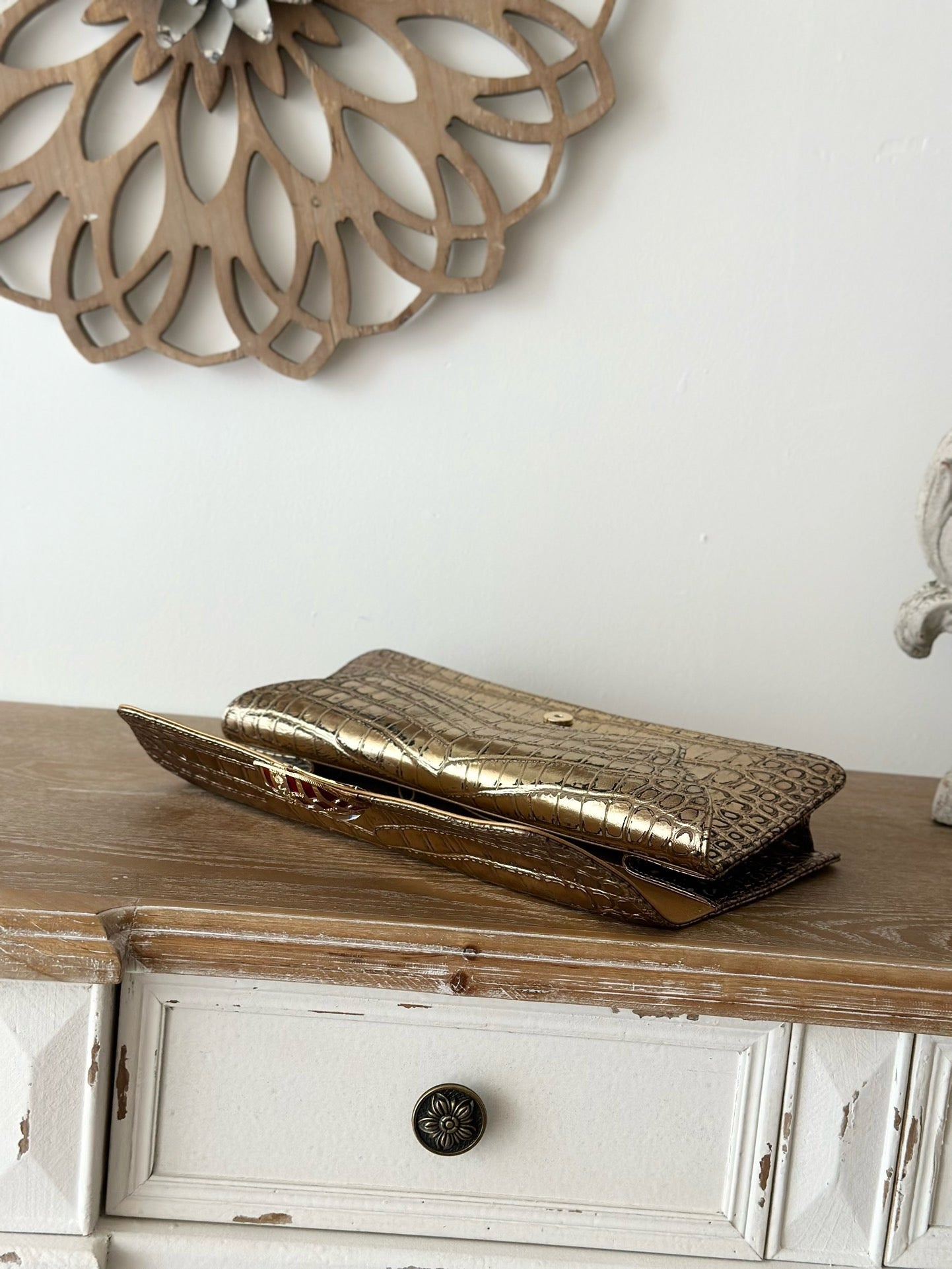 Chanel Vintage Crocodile-embossed Gold Clutch Bag Cowhide 275839