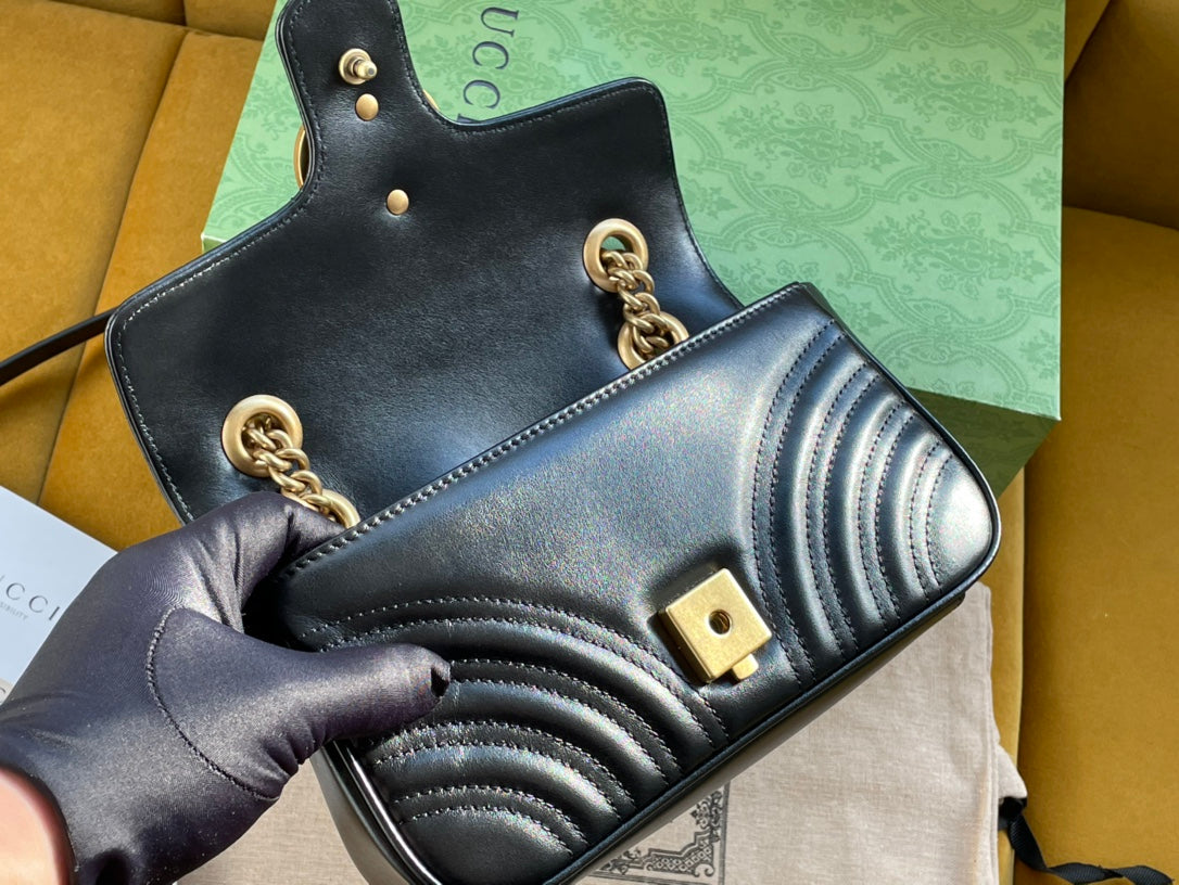 GG MARMONT MATELASS_ SMALL 22 BAG BLACK CALFSKIN