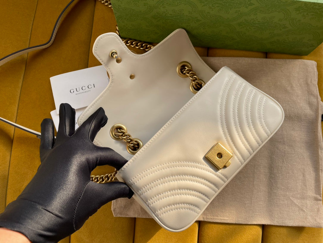 GG MARMONT MATELASS_ SMALL 22 BAG WHITE CALFSKIN