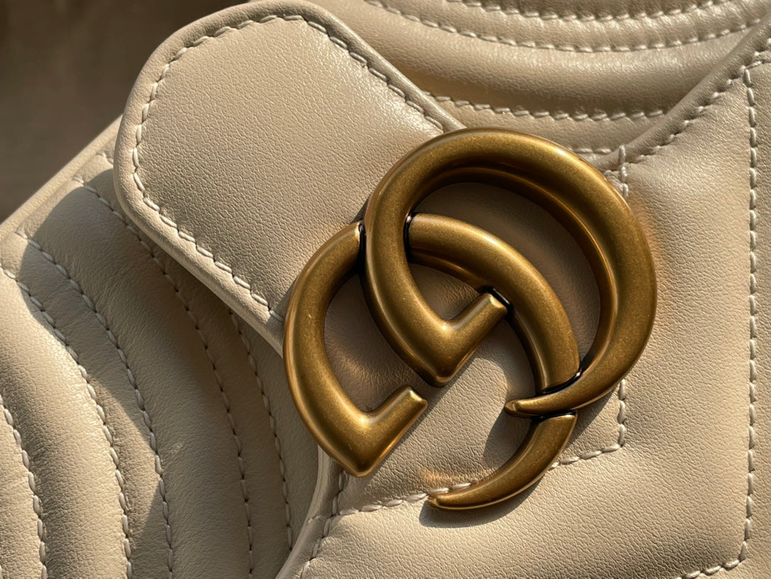 GG MARMONT MATELASS_ SMALL 22 BAG WHITE CALFSKIN