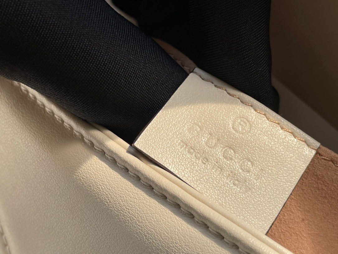 GG MARMONT MATELASS_ SMALL 22 BAG WHITE CALFSKIN