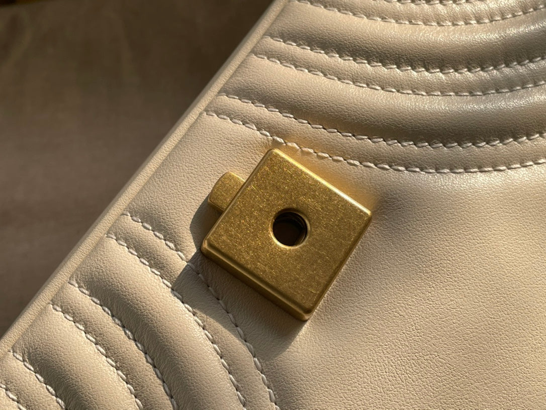 GG MARMONT MATELASS_ SMALL 22 BAG WHITE CALFSKIN