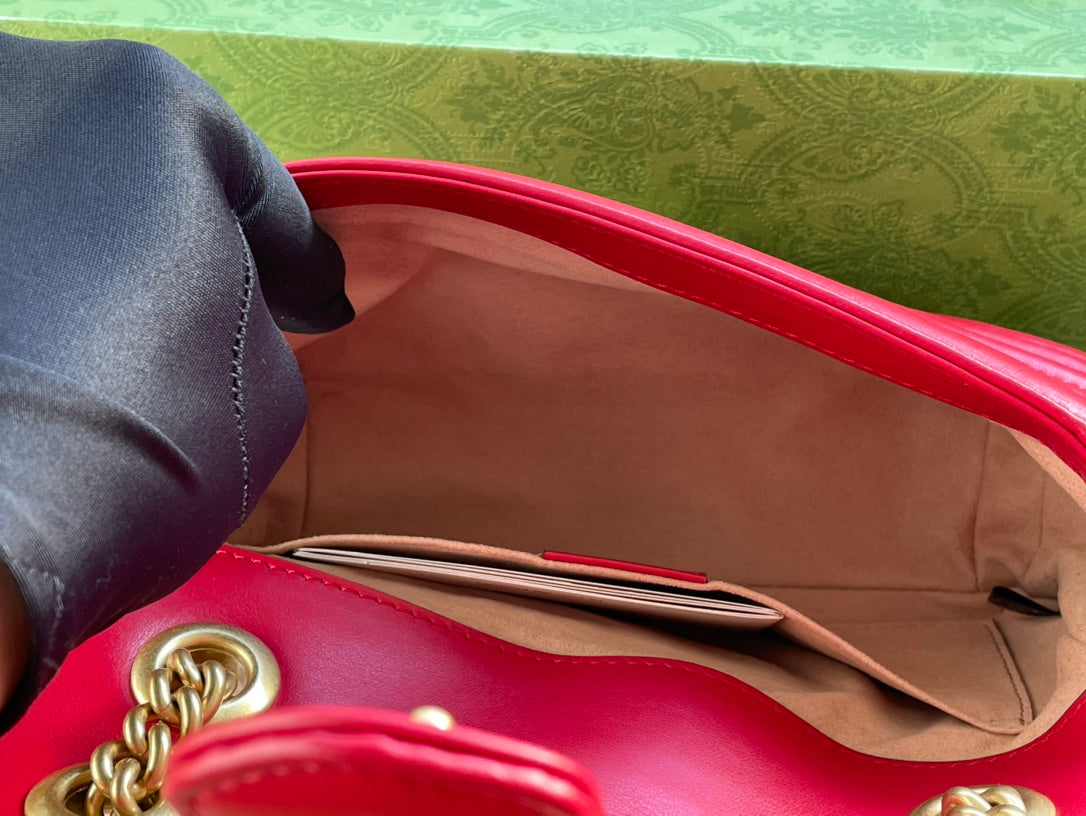 GG MARMONT MATELASS_ SMALL 22 BAG RED PINK CALFSKIN