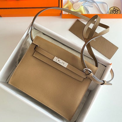 Kelly Danse II 22cm Brown Evercolor Leather Shw