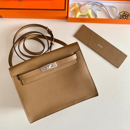 Kelly Danse II 22cm Brown Evercolor Leather Shw