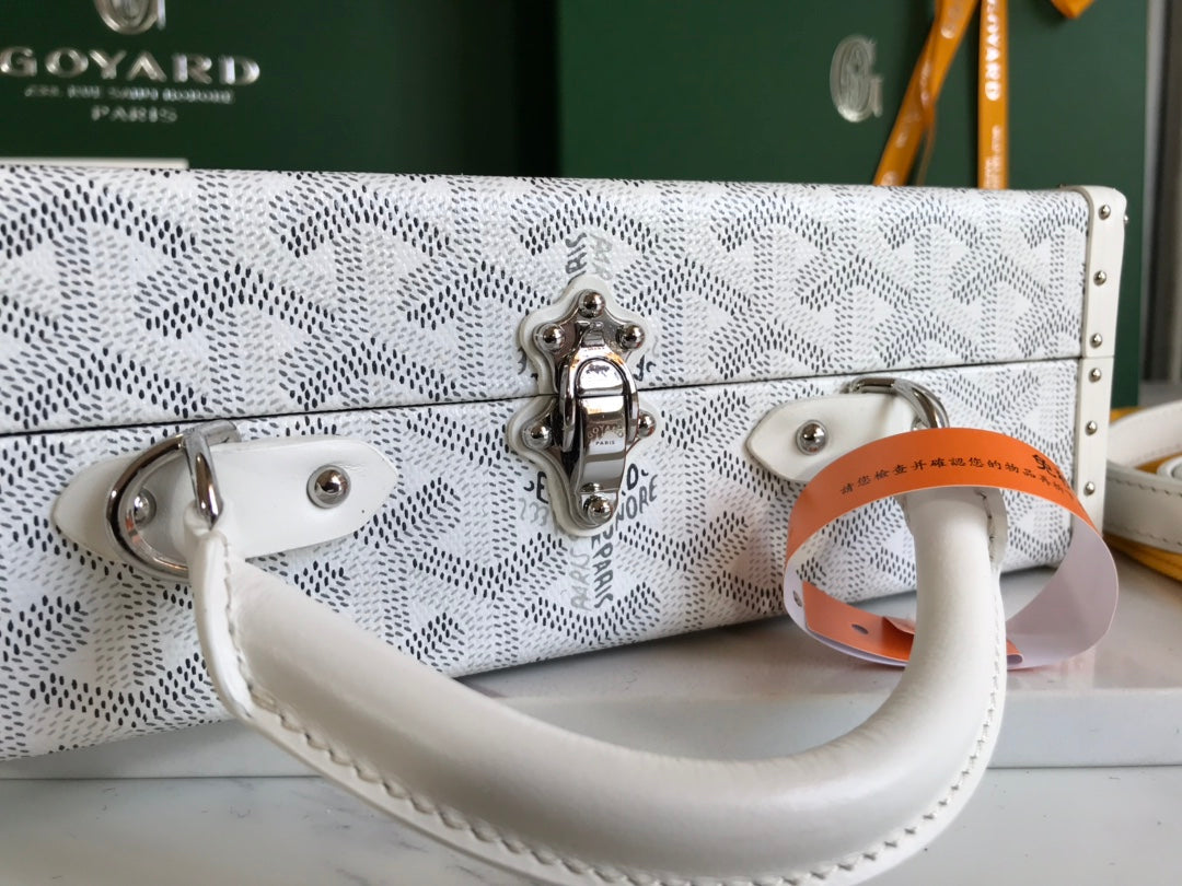 GRAND H_TEL TRUNK BAG 24 IN WHITE GOYARDINE CANVAS AND CALFSKIN