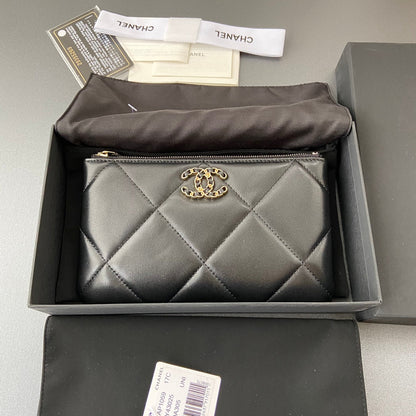CC 19 Pouch 20cm Black Calfskin