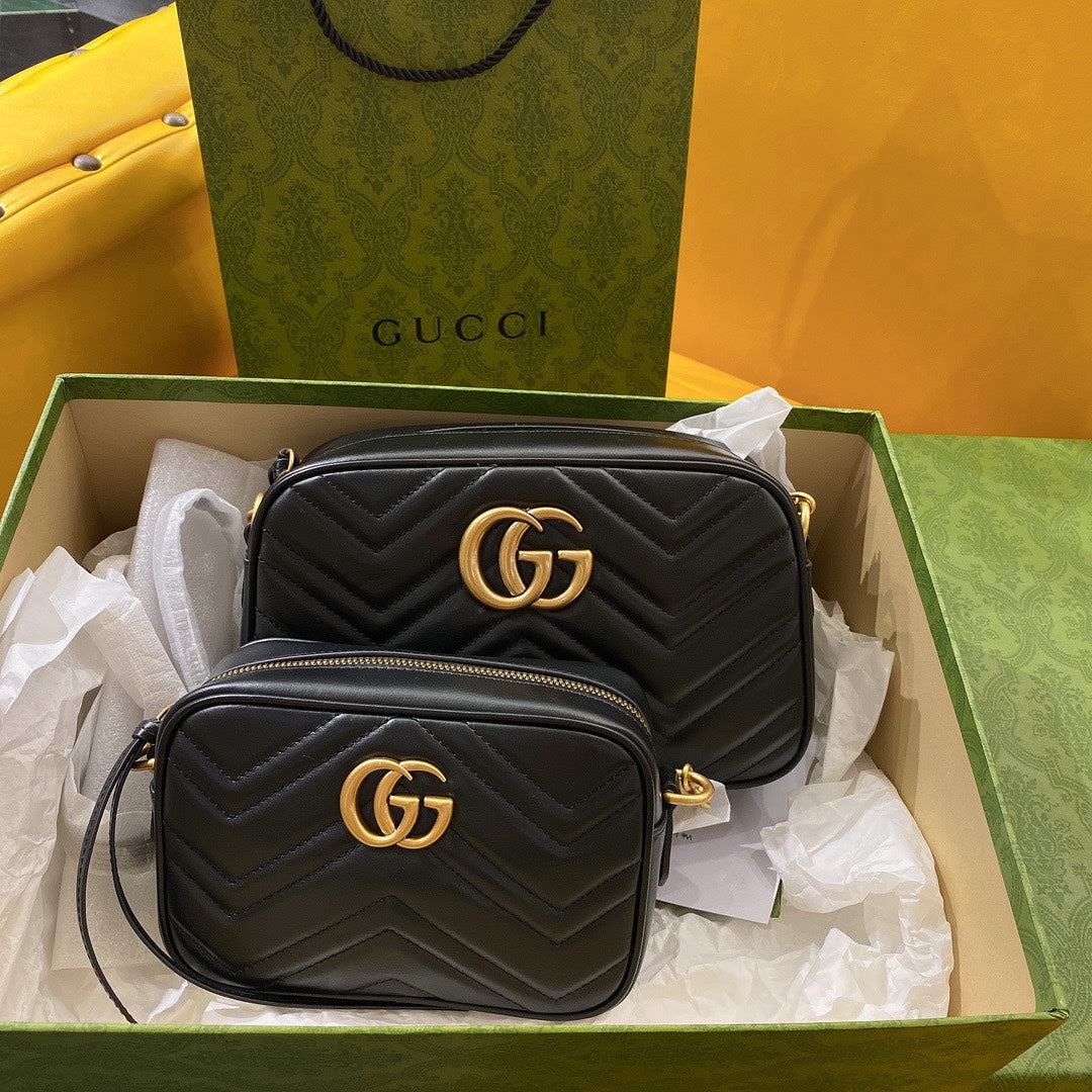 GG MINI 18 MARMONT MATELASS_ BLACK CALFSKIN WITH GOLDEN LOGO