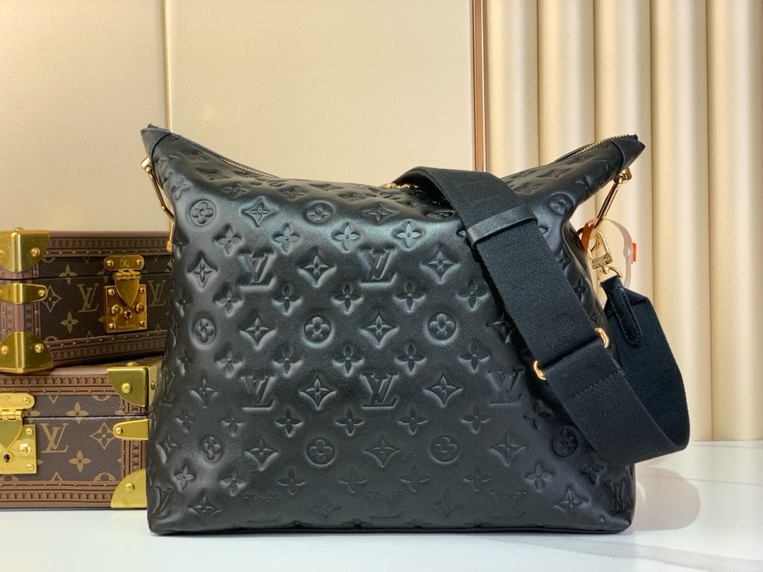 Coussin Hobo MM 38cm Black Monogram Empreinte Leather