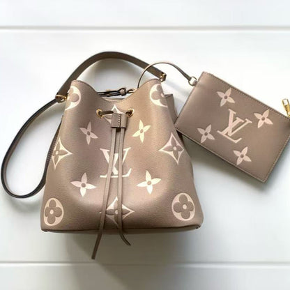 LV NéoNoé Bucket Bag 26cm Beige White Embossed Grained Cowhide