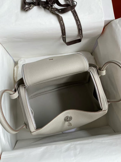 HM Lindy 26cm Pearl Grey Clemence Leather