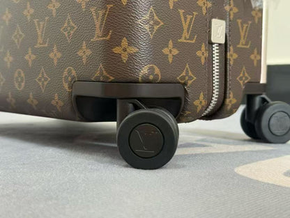 Louis Vuitton Horizon 55 Monogram Suicase Brown Leather