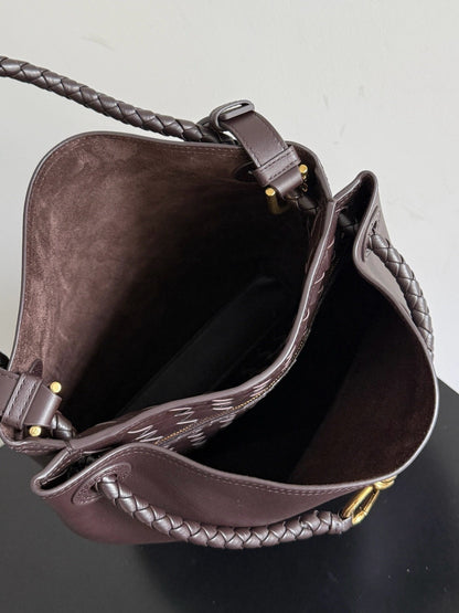 Bottega Veneta 2025 Andiamo Bucket Bag 34cm Fondant Silky Calfskin Suede