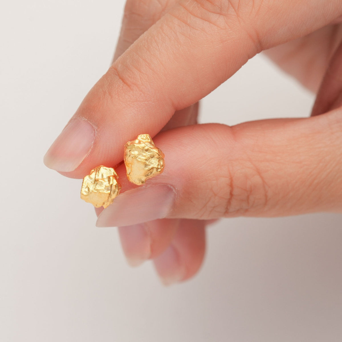 STONE EARRINGS