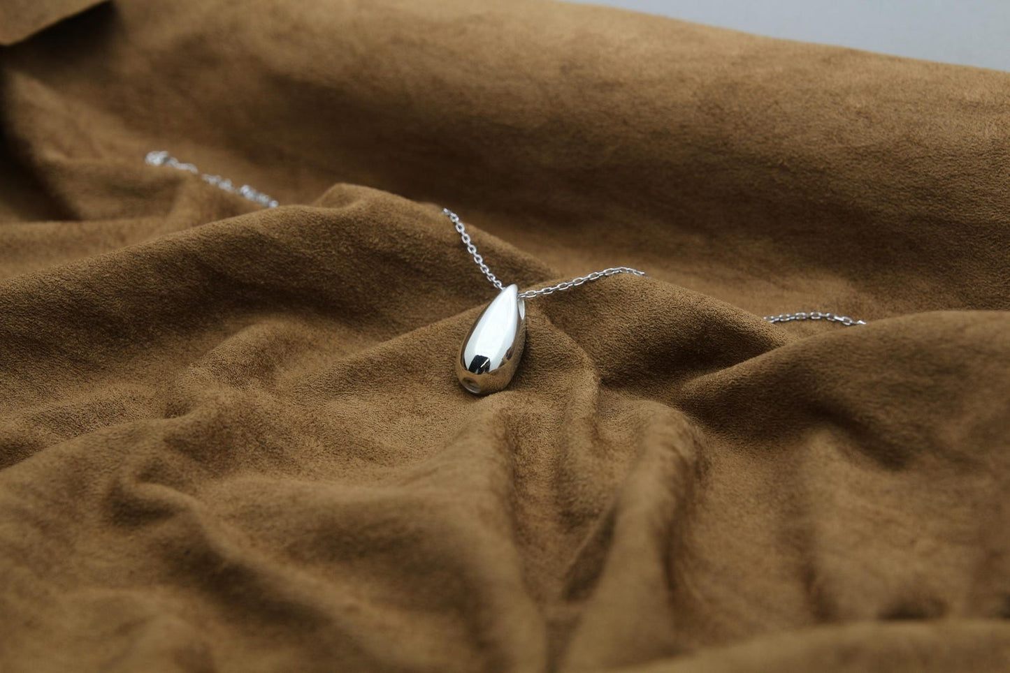Teardrop Urn Necklace – 925 Sterling Silver Memorial Ash Pendant (16,20,26 mm)