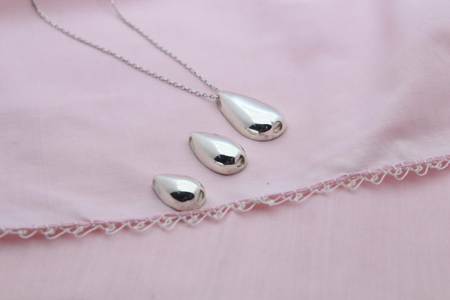Teardrop Urn Necklace – 925 Sterling Silver Memorial Ash Pendant (16,20,26 mm)