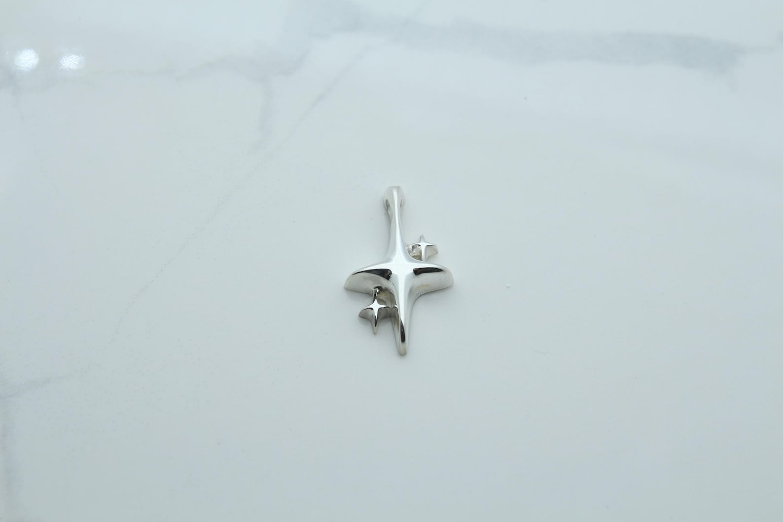 North Star Urn Necklace – 925 Sterling Silver Memorial Ash Pendant (26 mm / 32 mm)