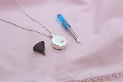 Compass Urn Necklace – 925 Sterling Silver Round Memorial Ash Pendant (15 mm)