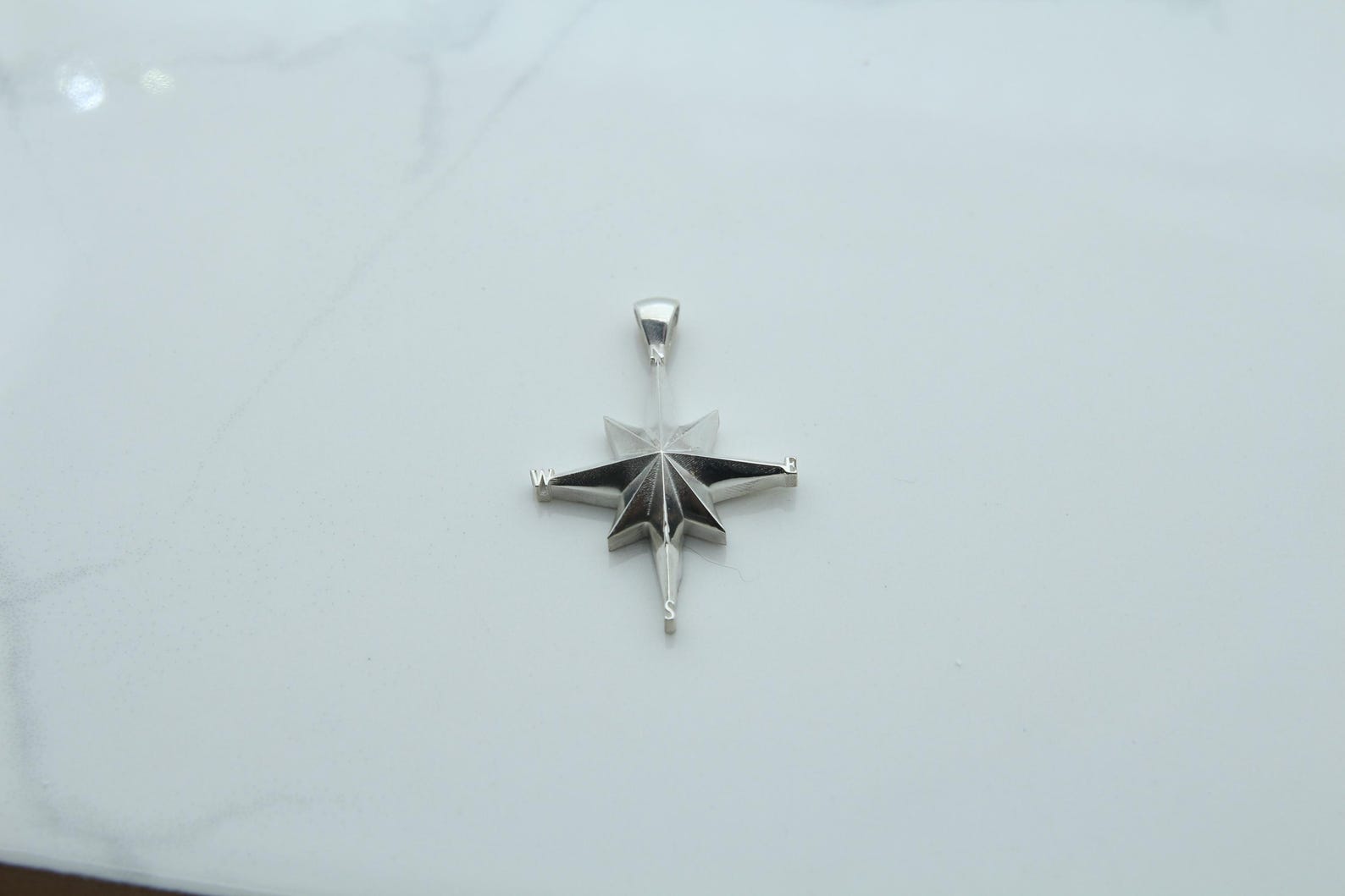 Compass Urn Necklace – 925 Sterling Silver Memorial Ash Pendant (25 mm)