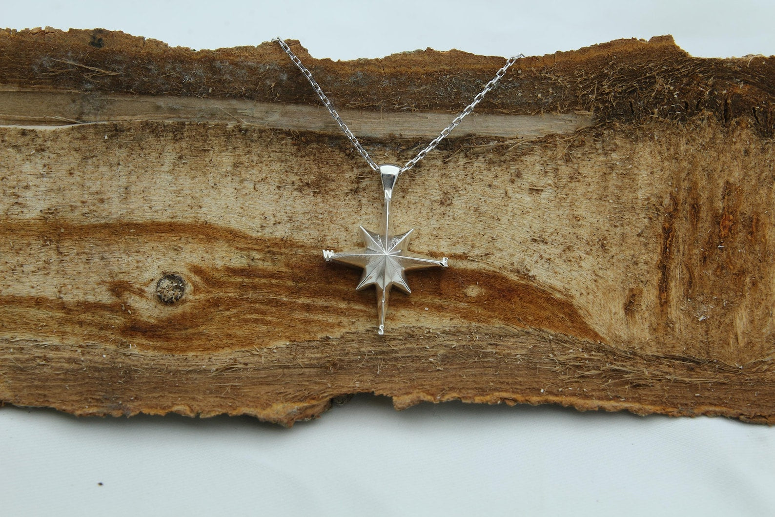 Compass Urn Necklace – 925 Sterling Silver Memorial Ash Pendant (25 mm)