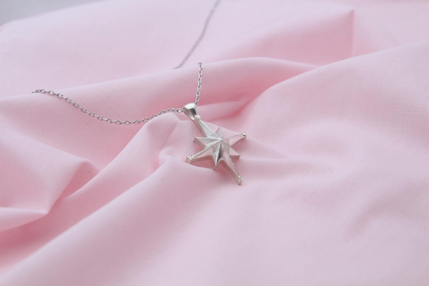 Compass Urn Necklace – 925 Sterling Silver Memorial Ash Pendant (25 mm)