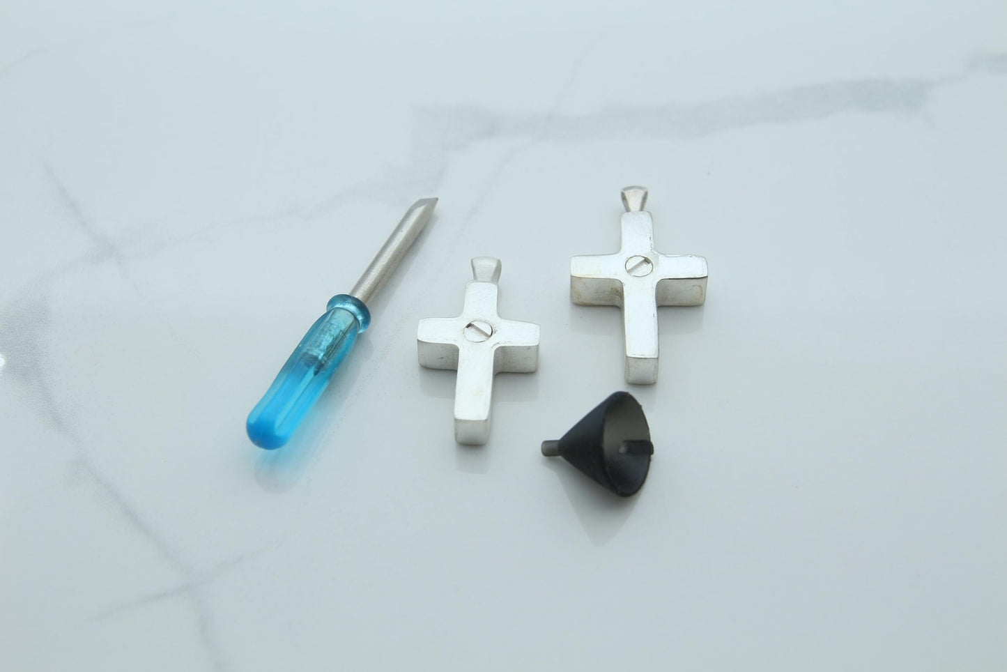 Cross Urn Necklace – 925 Sterling Silver Memorial Ash Pendant with Optional Engraving