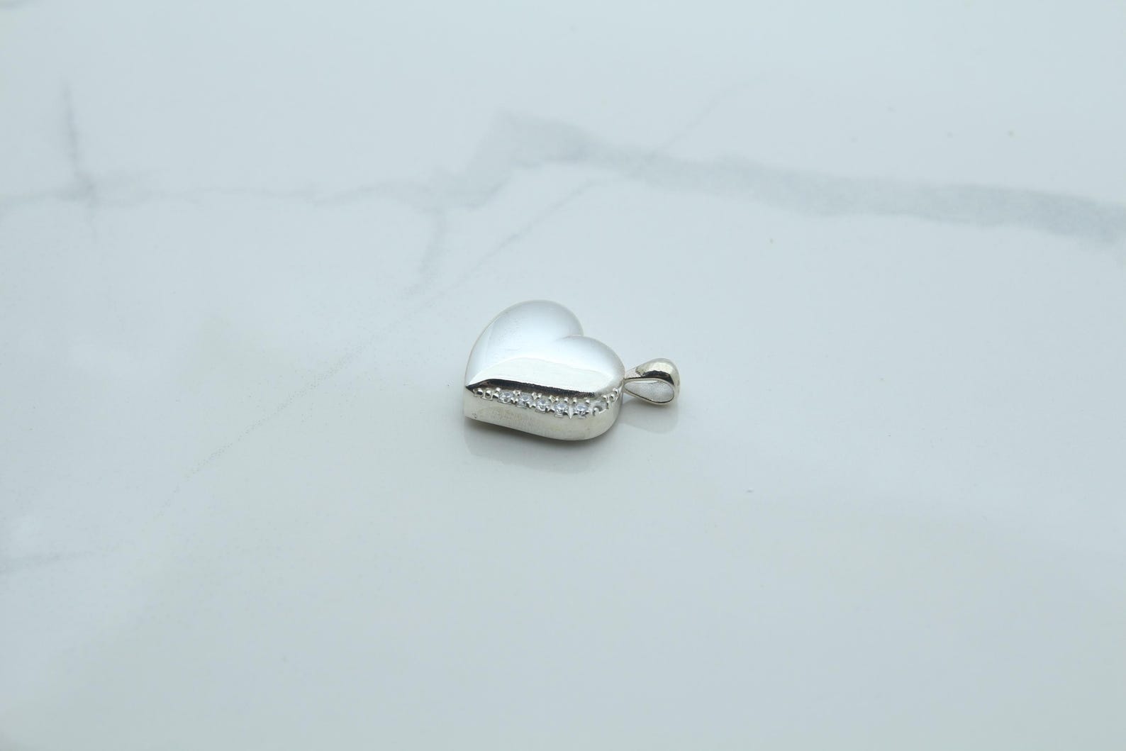 Heart Urn Necklace – 925 Sterling Silver Memorial Ash Pendant (15 mm) – Personalized Engraving Available
