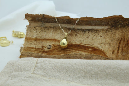 Elegant Teardrop Memorial Urn Necklace – 925 Sterling Silver Keepsake Pendant with Engraving Option (3 Sizes)