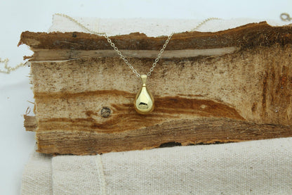 Elegant Teardrop Memorial Urn Necklace – 925 Sterling Silver Keepsake Pendant with Engraving Option (3 Sizes)
