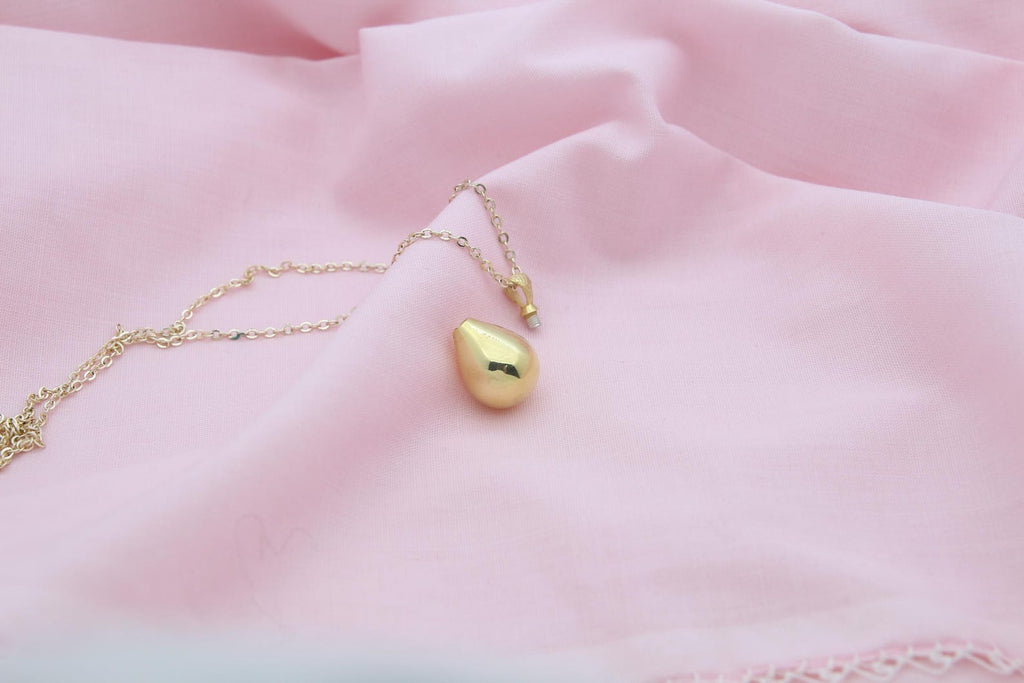 Elegant Teardrop Memorial Urn Necklace – 925 Sterling Silver Keepsake Pendant with Engraving Option (3 Sizes)