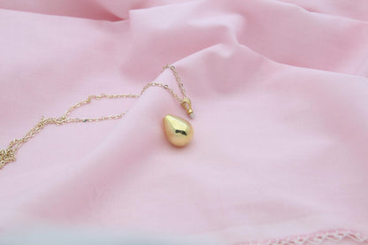 Elegant Teardrop Memorial Urn Necklace – 925 Sterling Silver Keepsake Pendant with Engraving Option (3 Sizes)