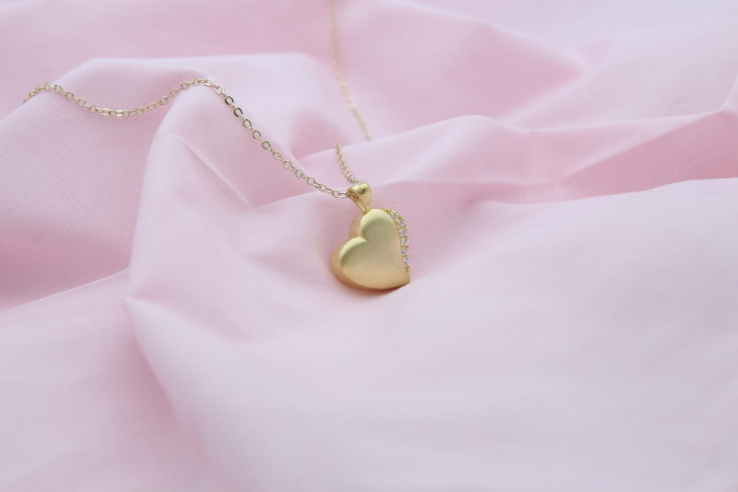 Sparkling Heart Urn Necklace with Zircon Stone – Personalized Engraving Option – 925 Sterling Silver Memorial Pendant (15 mm)