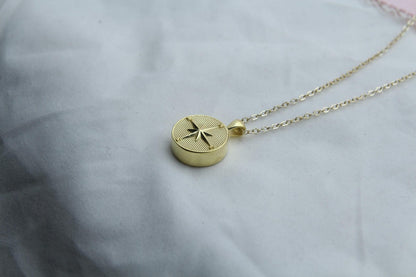 Guiding Star Compass Urn Necklace – 925 Sterling Silver Engravable Memorial Ash Pendant (15 mm)