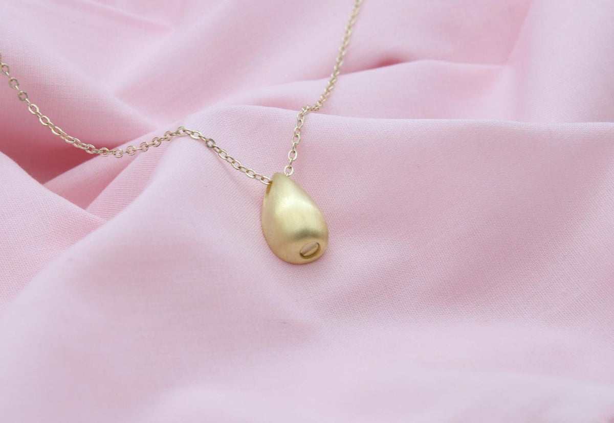 Elegant Teardrop Memorial Urn Necklace – 925 Sterling Silver Ash Holder Pendant – Custom Engraving Available