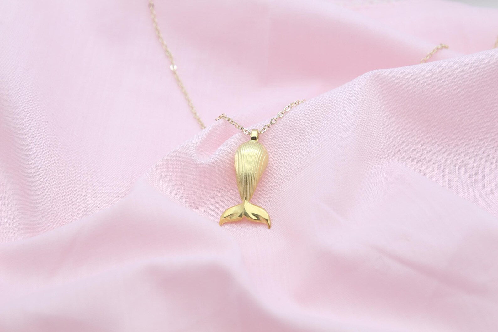 Whale Spirit Memorial Urn Necklace – 925 Sterling Silver Ash Pendant with Optional Engraving (23 mm)