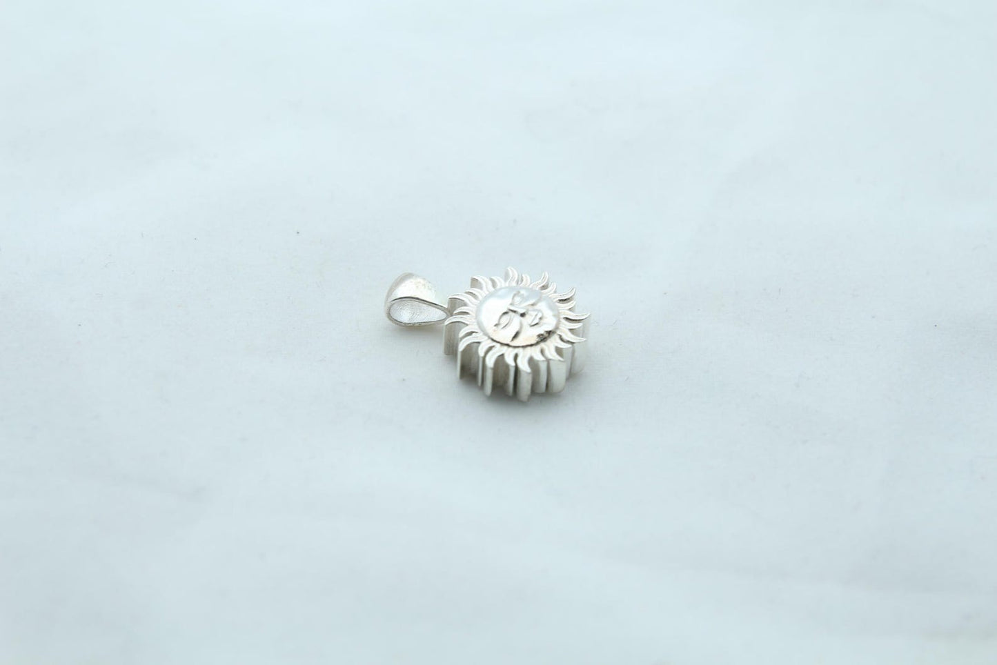 Radiant Sunfire Memorial Urn Necklace – 925 Sterling Silver Sun Ash Pendant with Optional Engraving (14 mm)