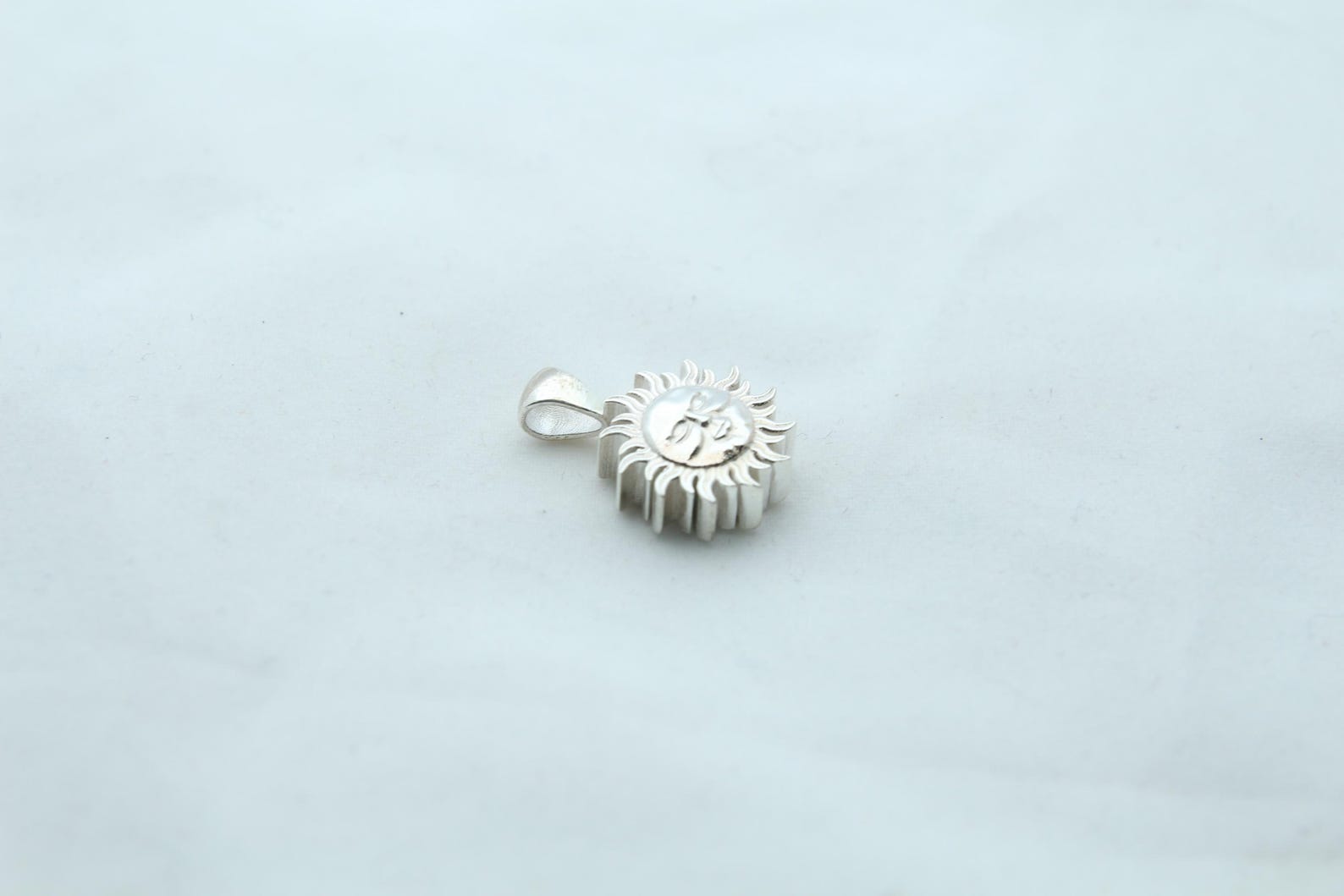 Radiant Sunfire Memorial Urn Necklace – 925 Sterling Silver Sun Ash Pendant with Optional Engraving (14 mm)