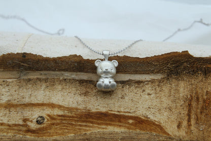 Bear Spirit Urn Necklace – 925 Sterling Silver Memorial Ash Pendant (18 mm)